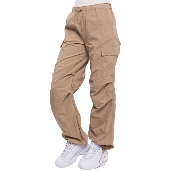 Pants - NWOT Khaki Loose Fit Parachute Cargo Pants W/Pull String NWT